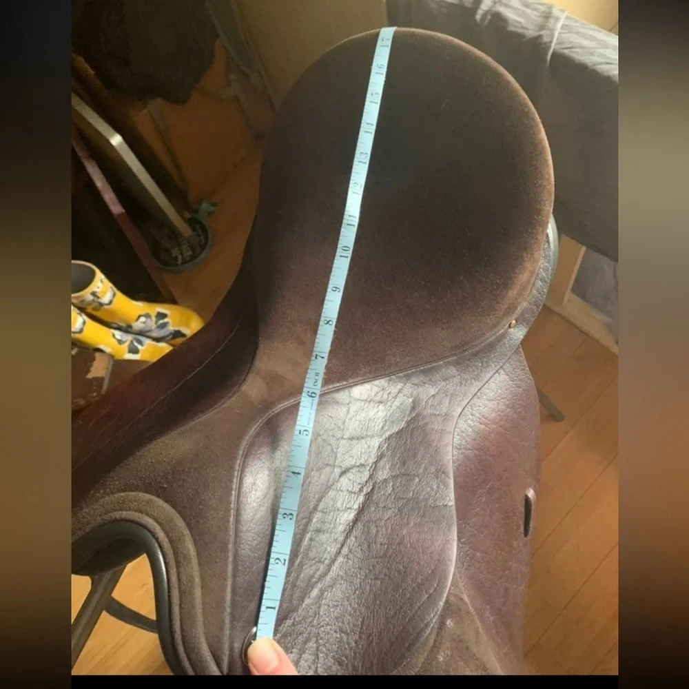 Sankey Dressage Saddle - Picture 7 of 12
